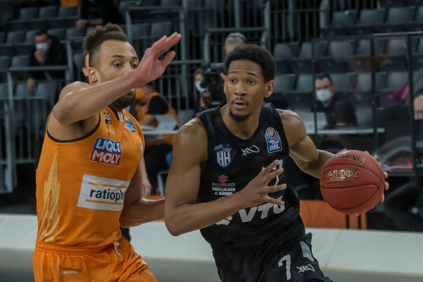 坚实基础 坚实基础